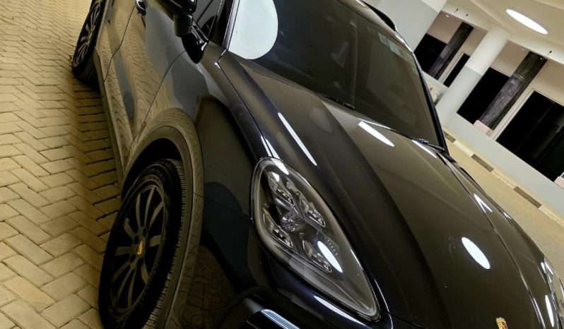 
								Certified Used 2019 Porsche Cayenne S full									