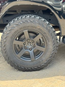 
										2017 Toyota Hilux TRD full									