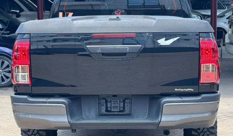 
								2017 Toyota Hilux TRD full									