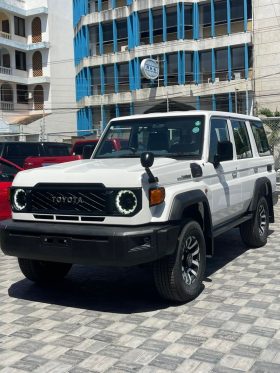 Land Cruiser 76 Series