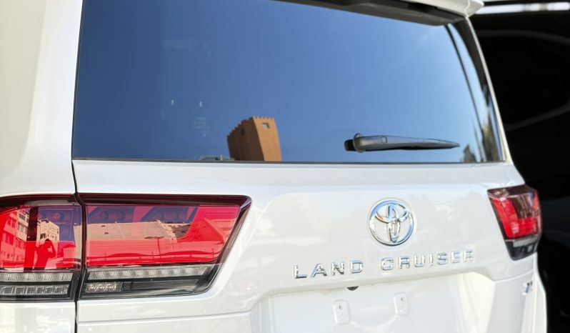 
								Used 2021 Toyota Land Cruiser full									