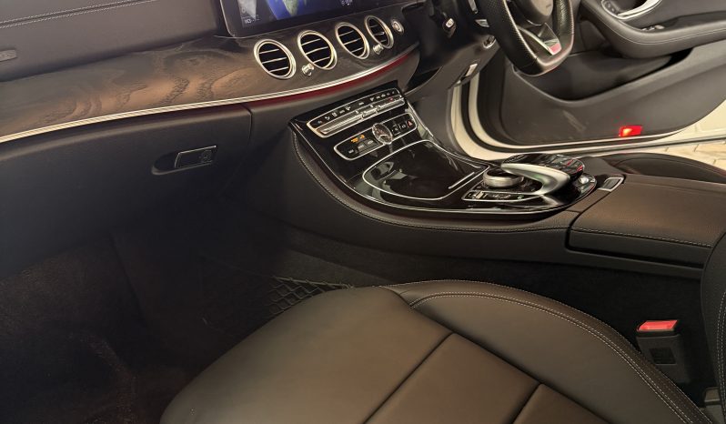 
								Used 2018 Mercedes E200 full									